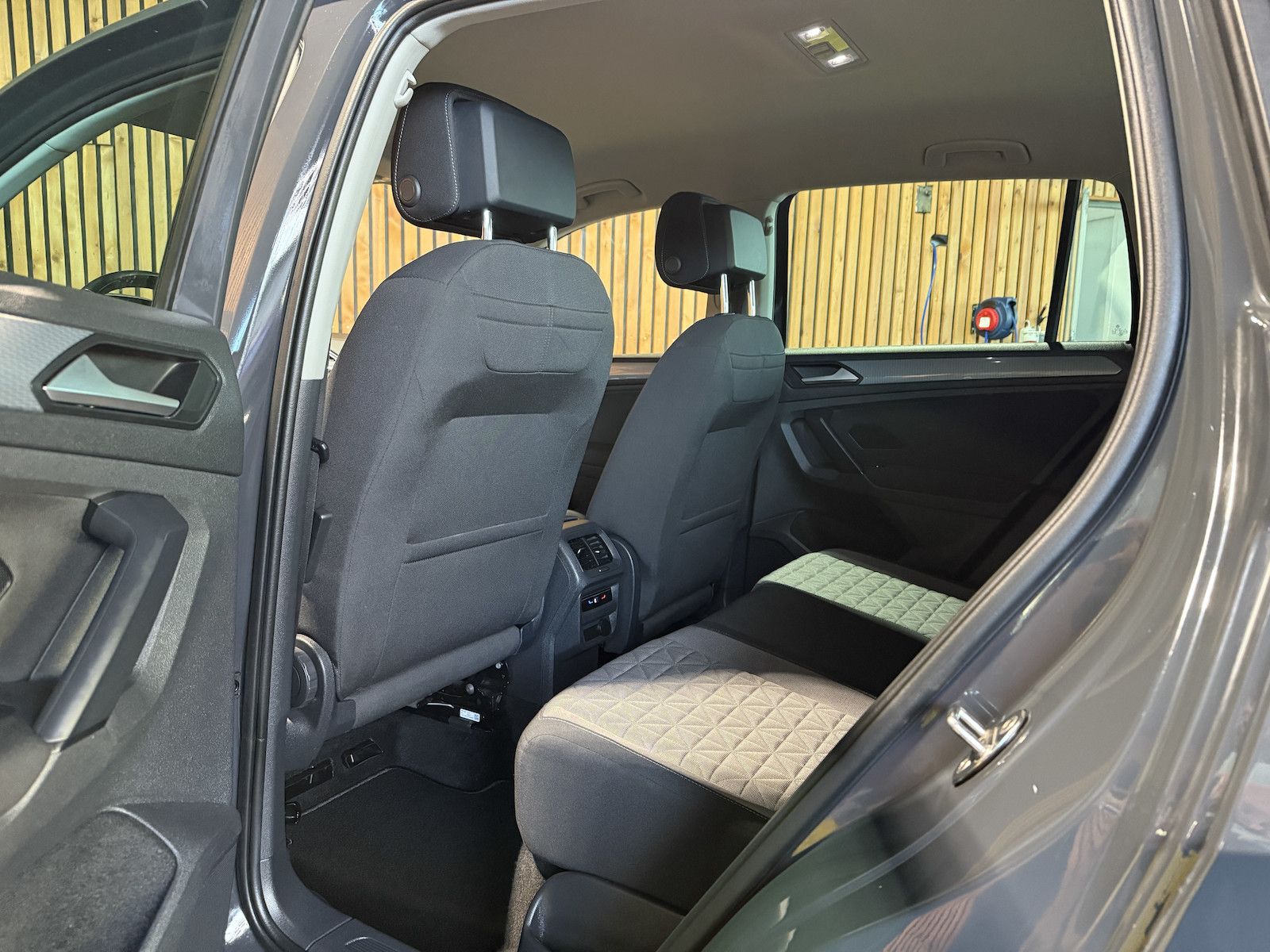 Fahrzeugabbildung Volkswagen Tiguan 2,0 TDI 4Motion DSG *Navi*ACC*Kam*LED*AHK