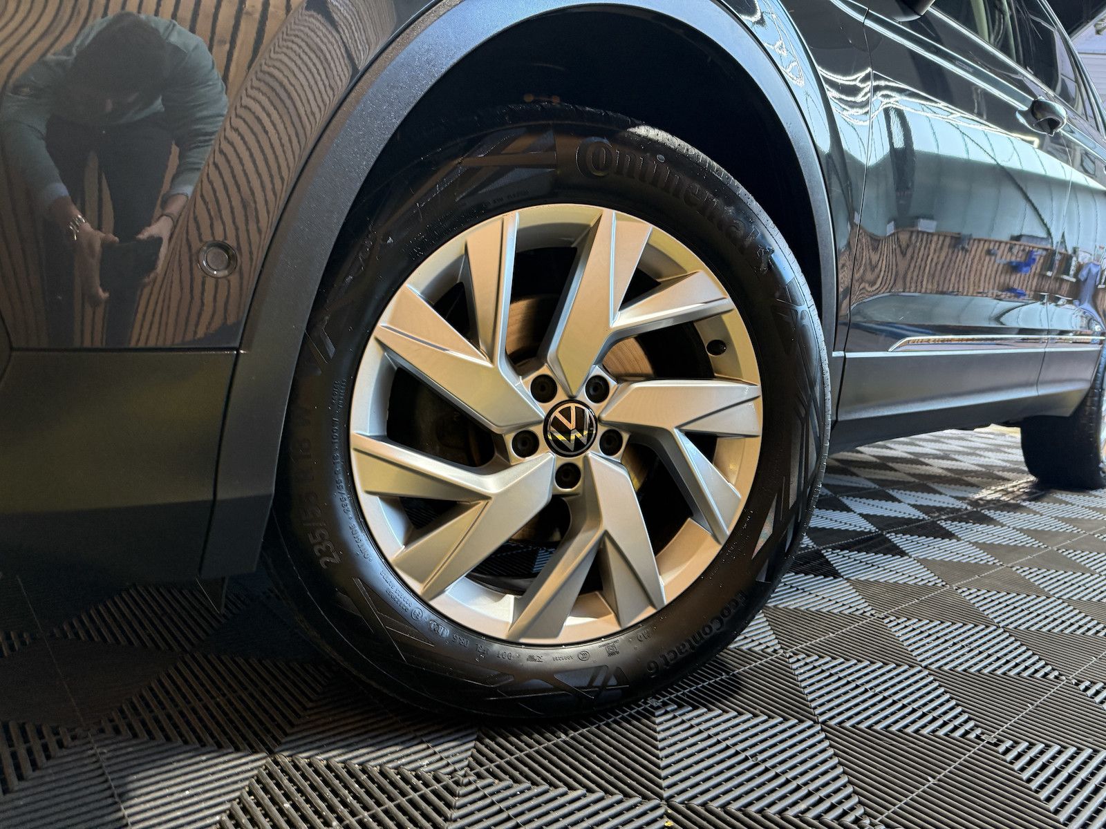 Fahrzeugabbildung Volkswagen Tiguan 2,0 TDI 4Motion DSG *Navi*ACC*Kam*LED*AHK