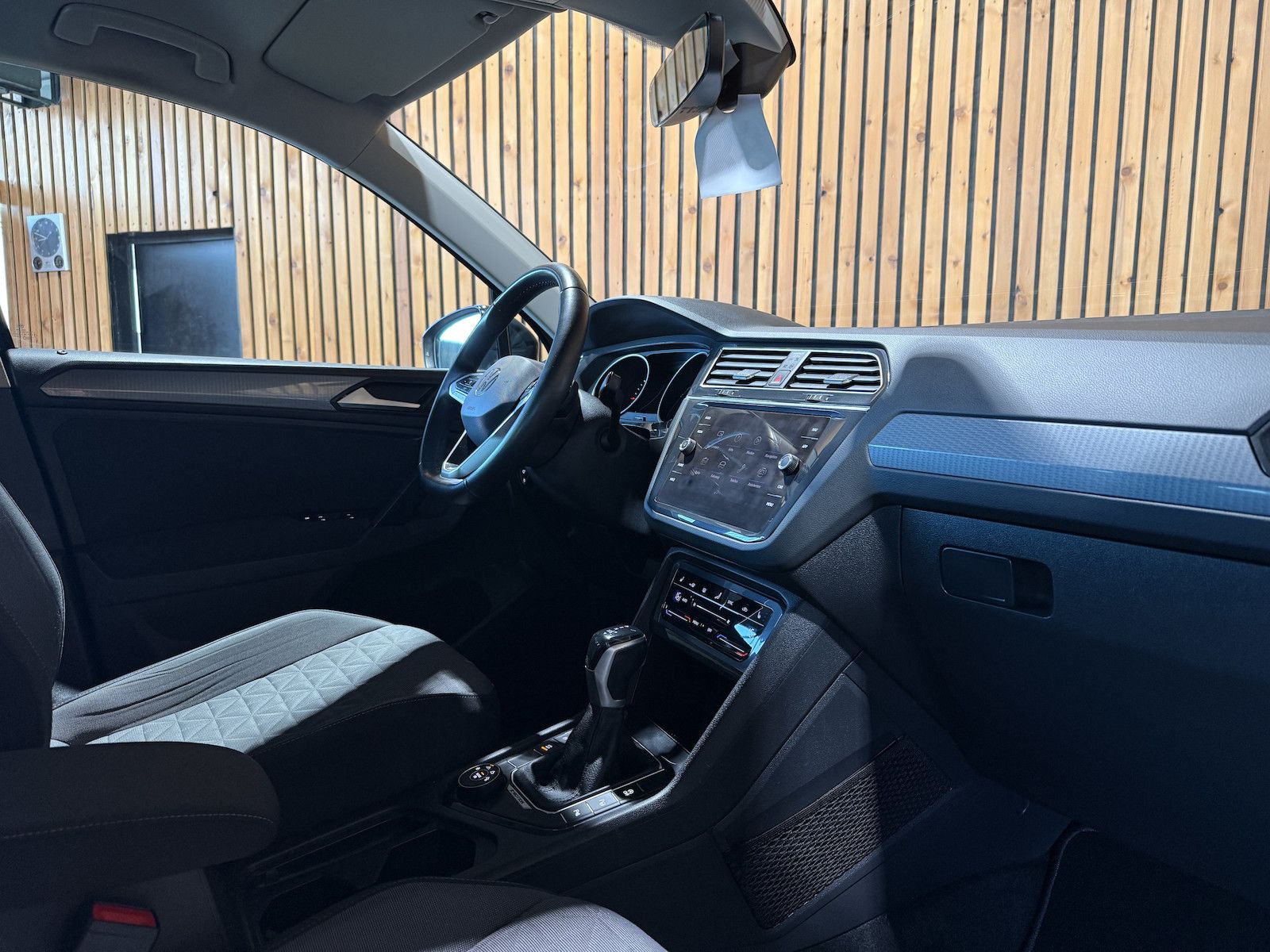 Fahrzeugabbildung Volkswagen Tiguan 2,0 TDI 4Motion DSG *Navi*ACC*Kam*LED*AHK