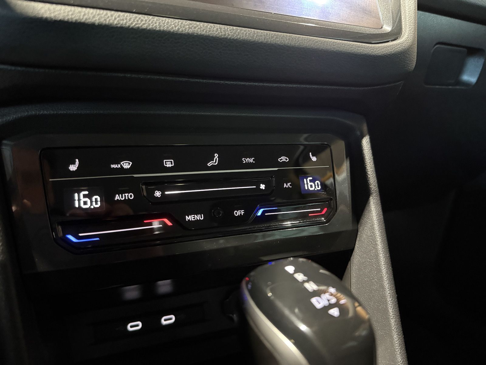 Fahrzeugabbildung Volkswagen Tiguan 2,0 TDI 4Motion DSG *Navi*ACC*Kam*LED*AHK