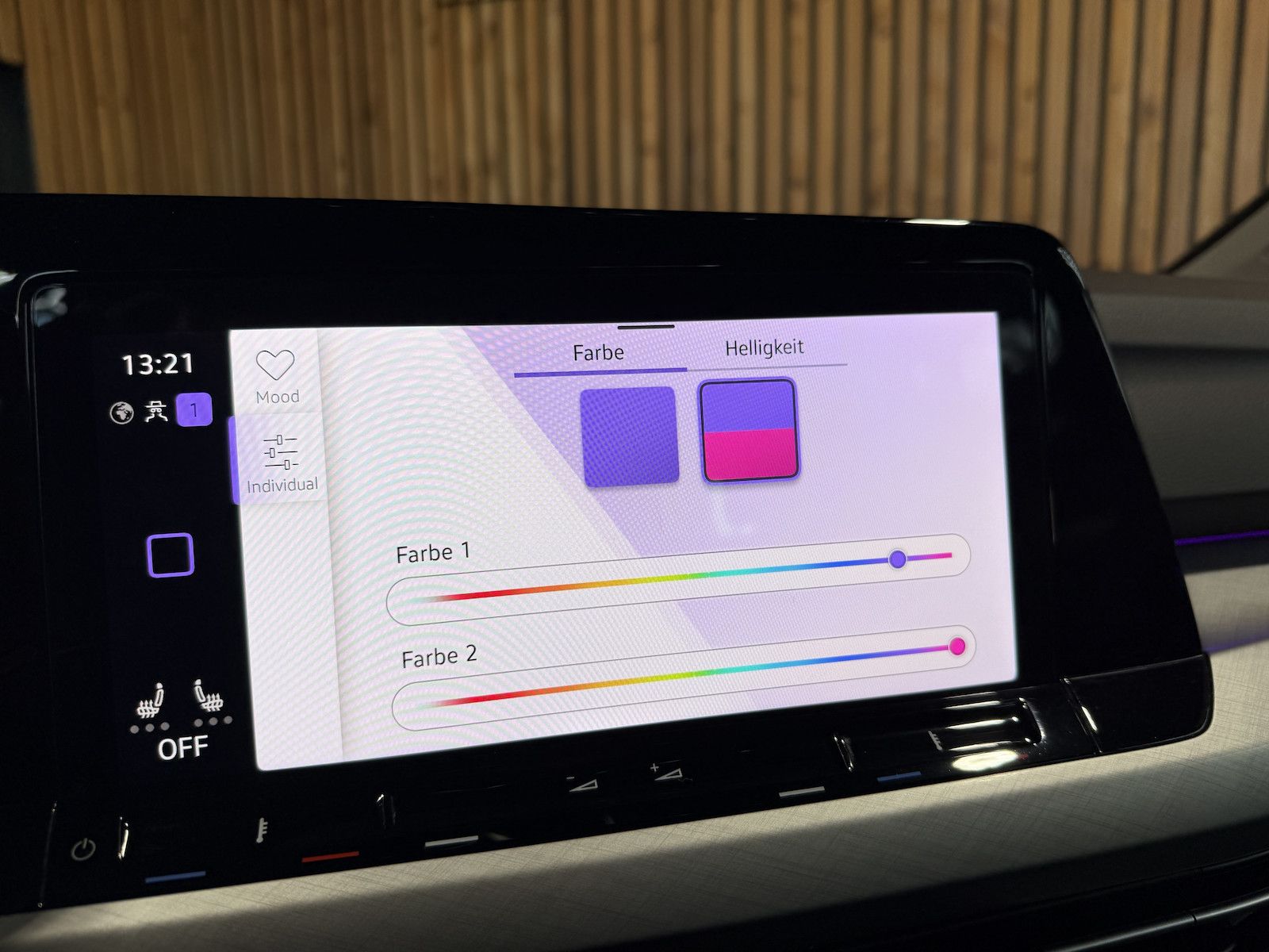 Fahrzeugabbildung Volkswagen Golf Variant 1,5 eTSI DSG Life Navi*Virt*AHK*LED
