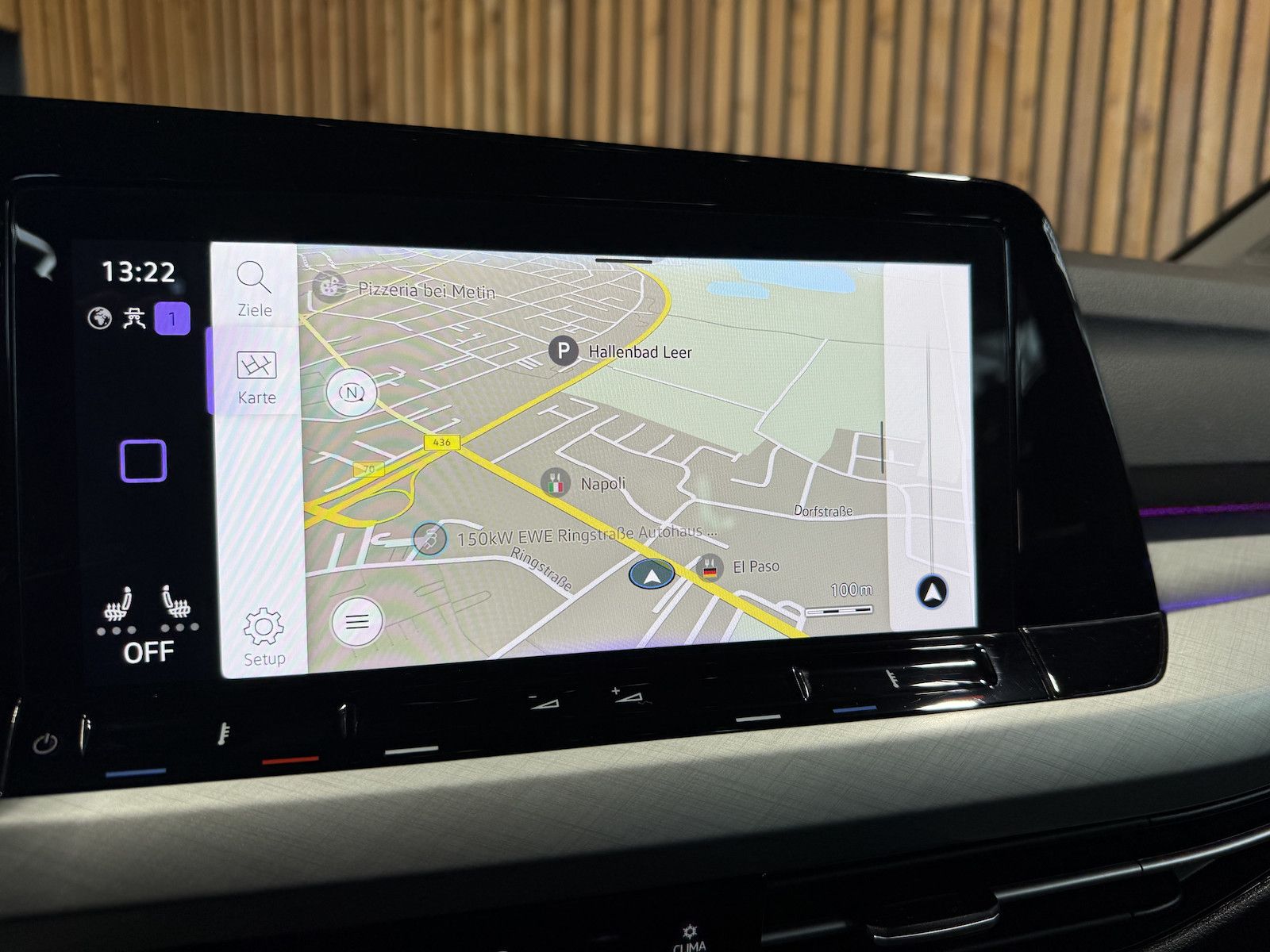 Fahrzeugabbildung Volkswagen Golf Variant 1,5 eTSI DSG Life Navi*Virt*AHK*LED