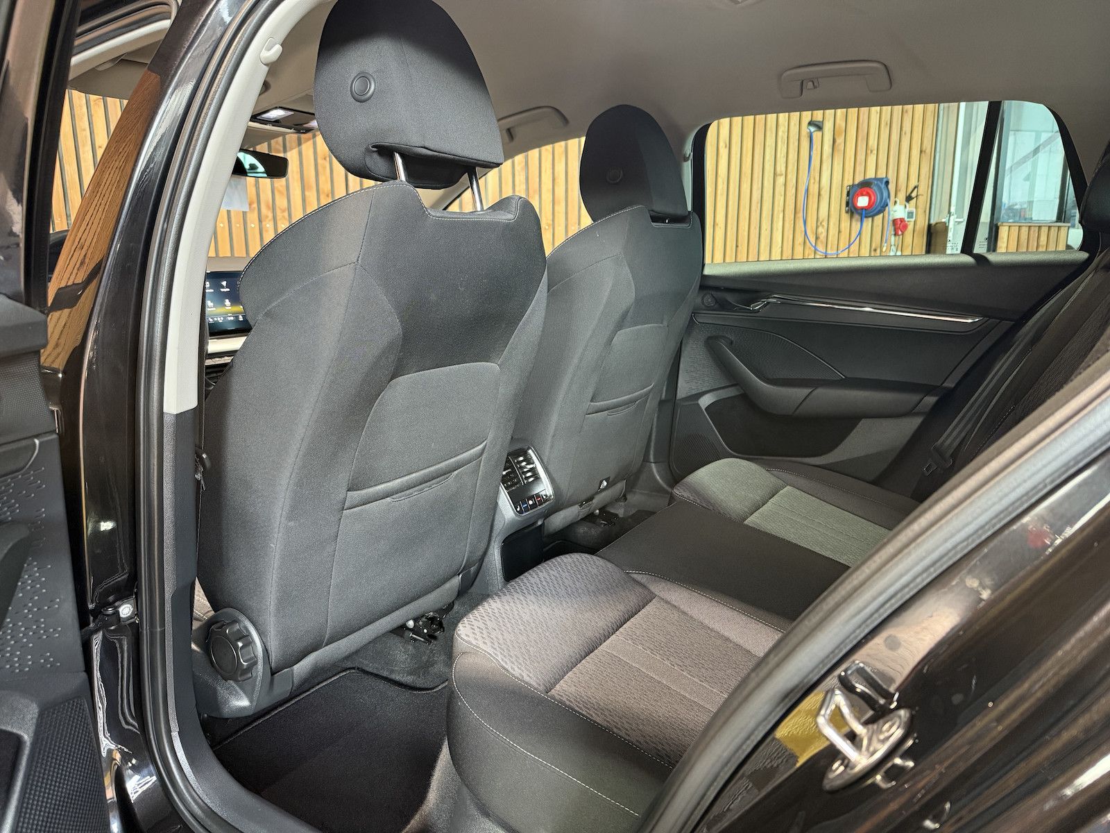 Fahrzeugabbildung SKODA Octavia Combi Style TDI DSG *App*LED*AHK*Virtual
