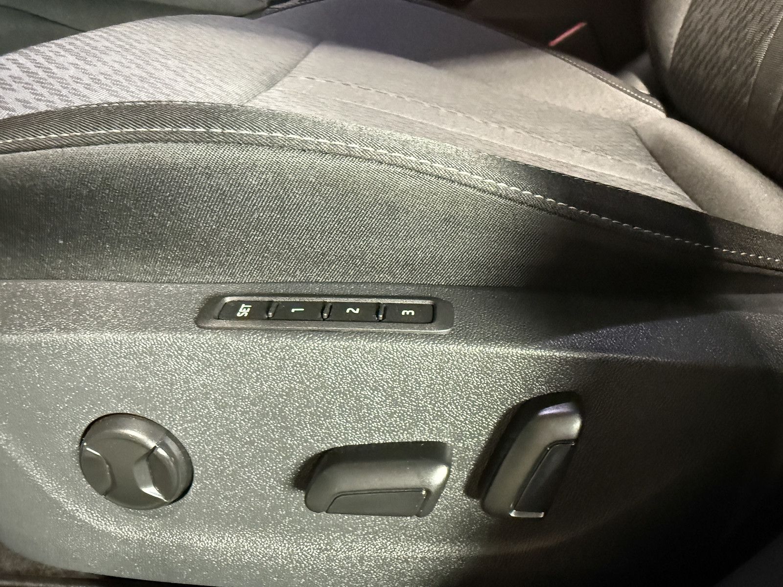 Fahrzeugabbildung SKODA Octavia Combi 2,0 TDI DSG *Navi*LED*ACC*Head*Vir