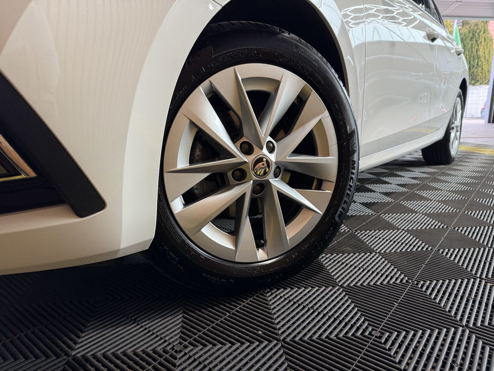 Fahrzeugabbildung SKODA Octavia Combi 2,0 TDI DSG *Navi*LED*ACC*Head*Vir