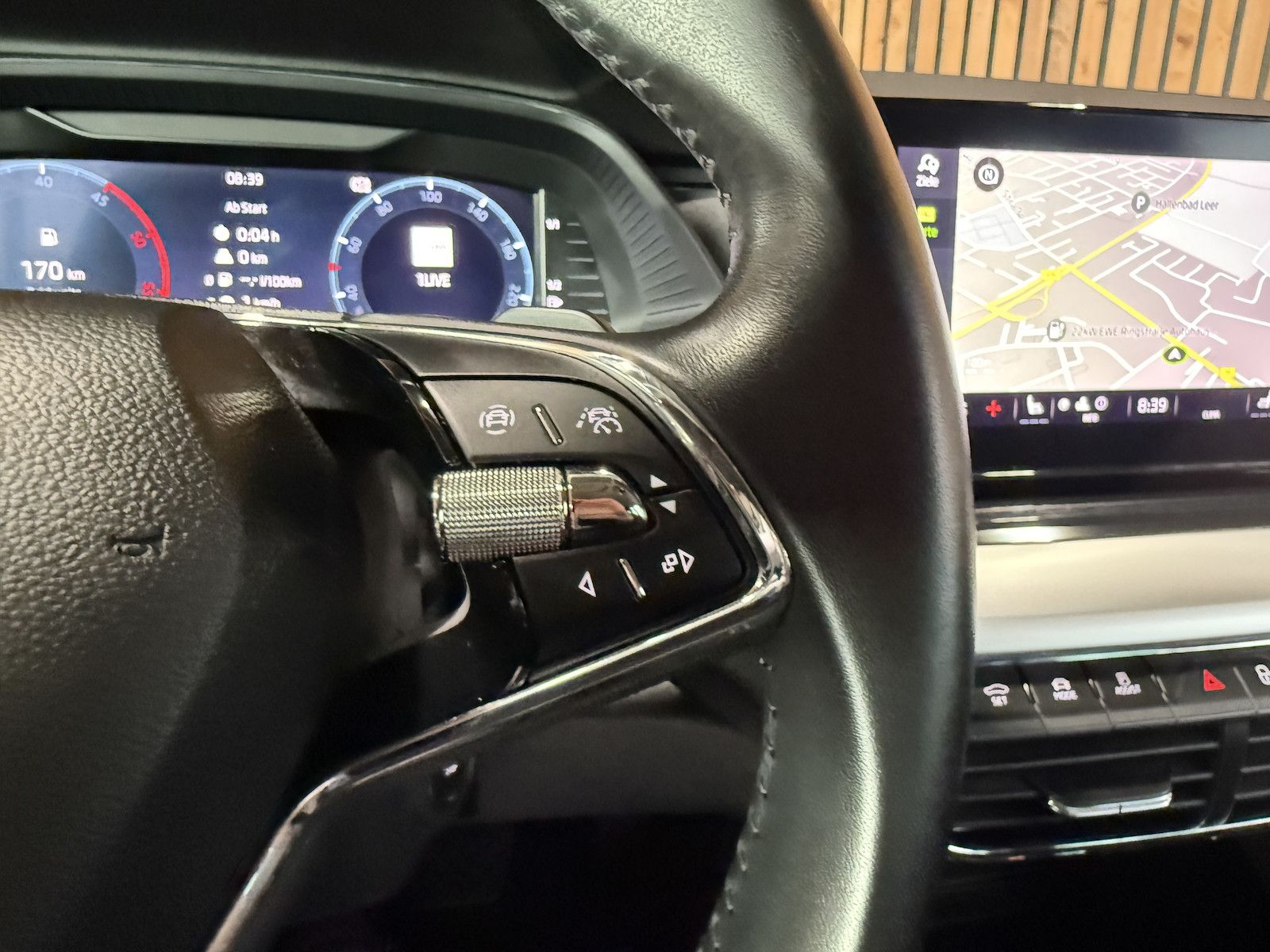 Fahrzeugabbildung SKODA Octavia Combi 2,0 TDI DSG *Navi*LED*ACC*Head*Vir