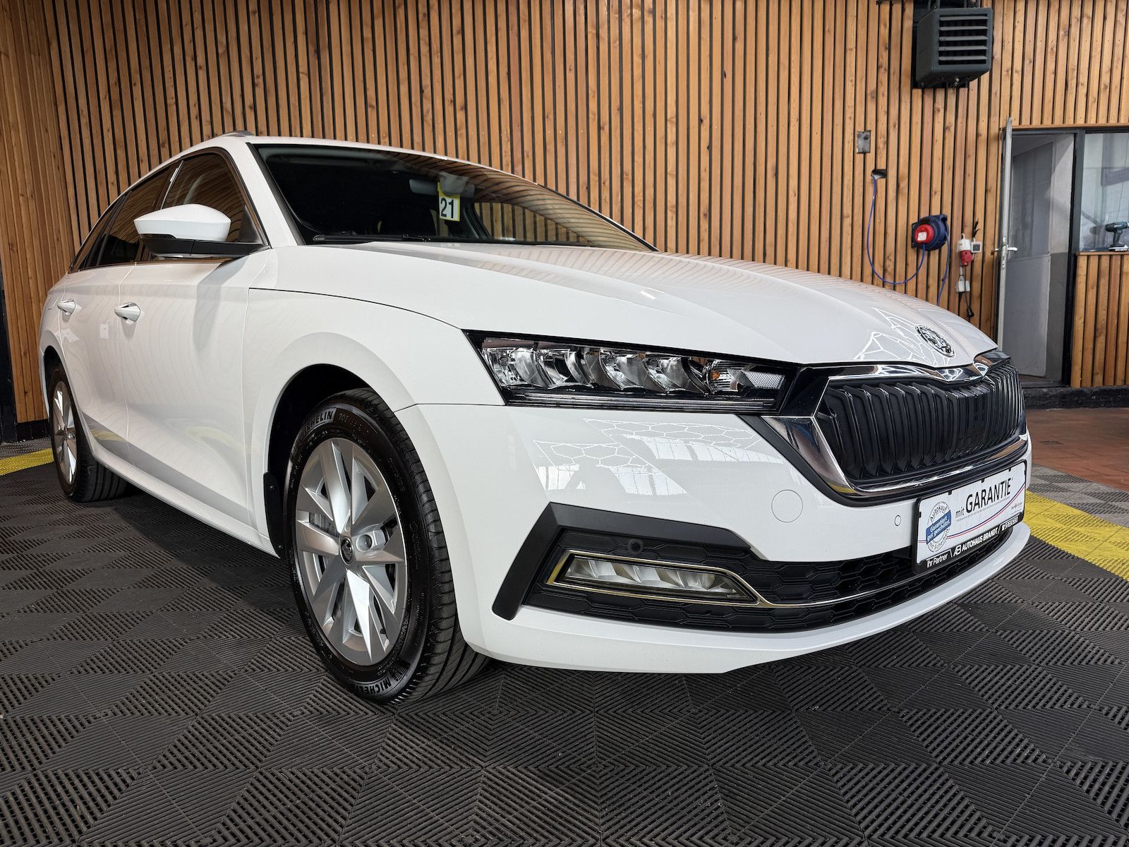 Fahrzeugabbildung SKODA Octavia Combi 2,0 TDI DSG *Navi*LED*ACC*Head*Vir