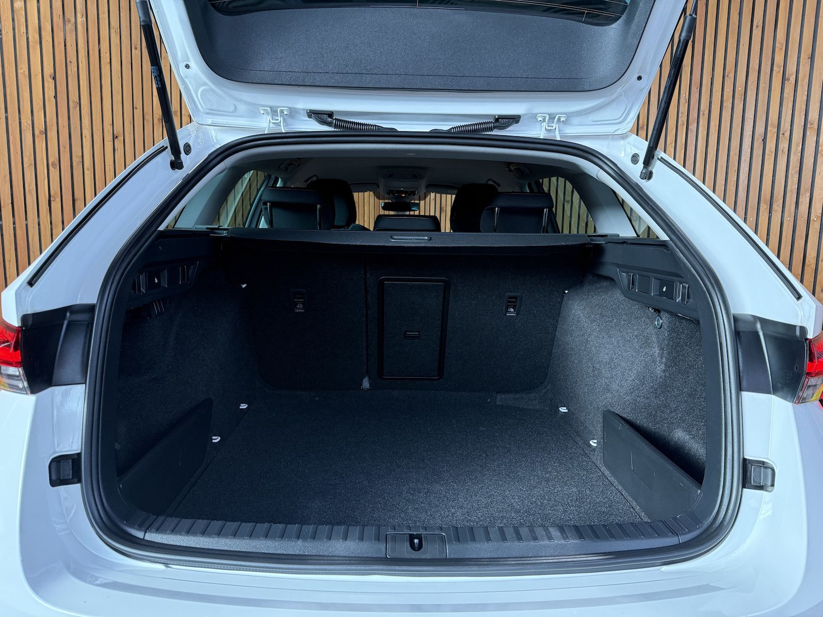 Fahrzeugabbildung SKODA Octavia Combi 2,0 TDI DSG *Navi*LED*ACC*Head*Vir