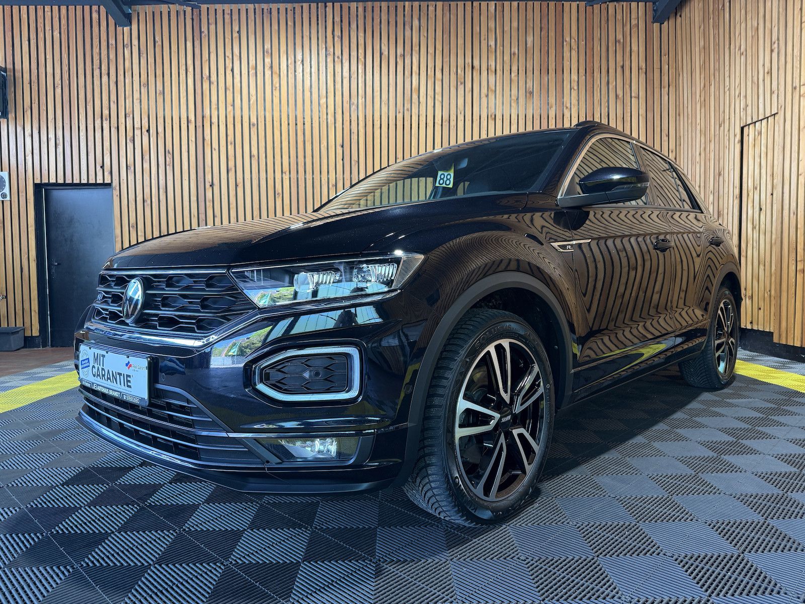 Volkswagen T-Roc 1,5TSI R-Line DSG Navi*LED*Kam*AHK*Virtual