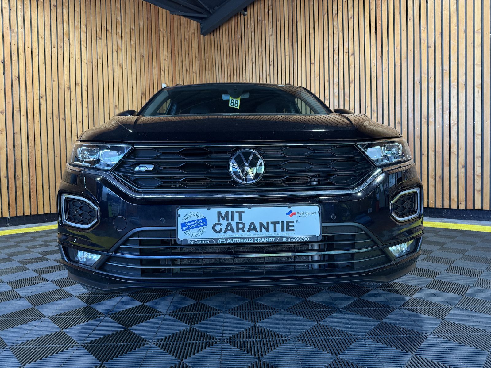 Fahrzeugabbildung Volkswagen T-Roc 1,5TSI R-Line DSG Navi*LED*Kam*AHK*Virtual