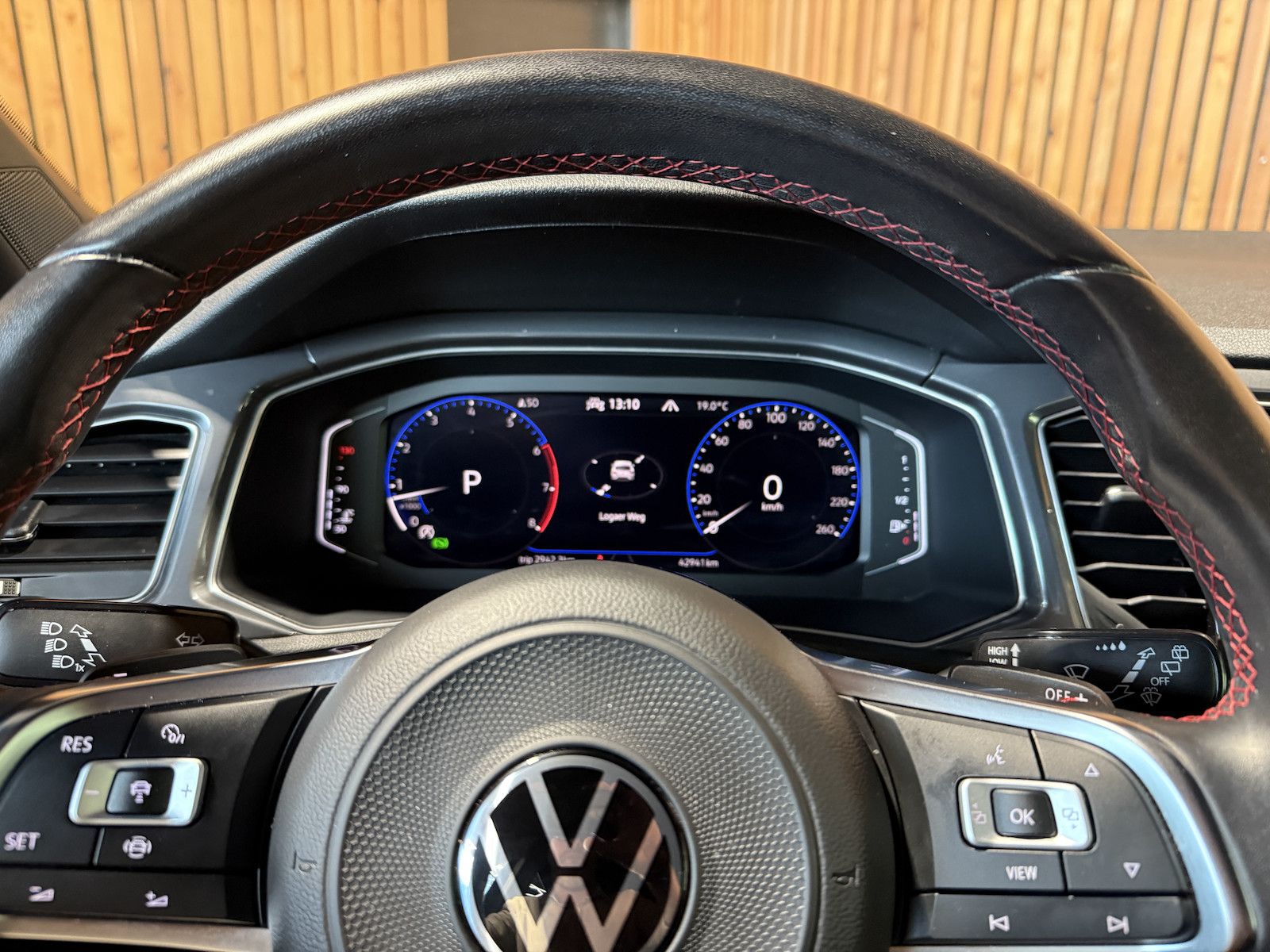 Fahrzeugabbildung Volkswagen T-Roc 1,5TSI R-Line DSG Navi*LED*Kam*AHK*Virtual