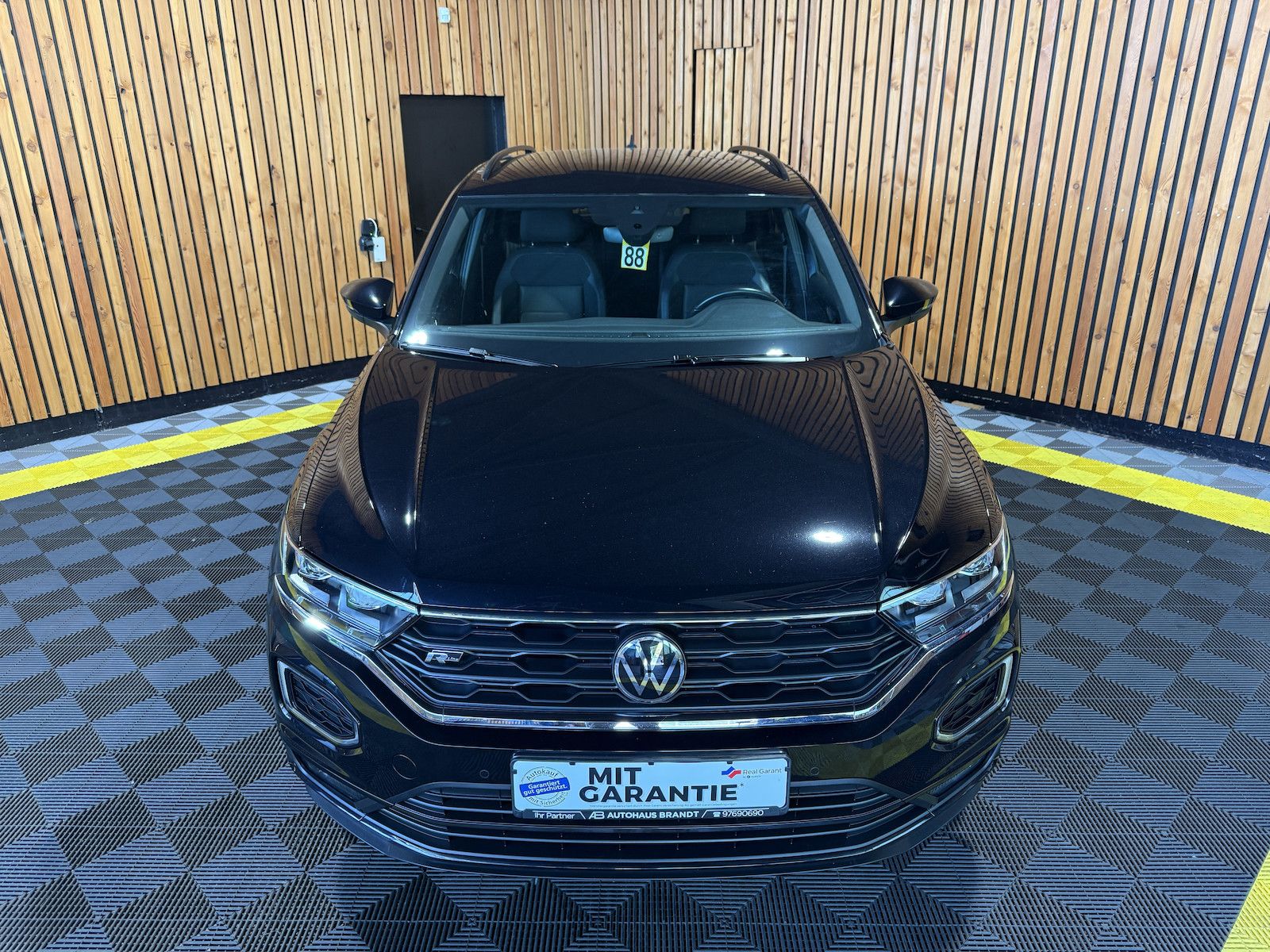 Fahrzeugabbildung Volkswagen T-Roc 1,5TSI R-Line DSG Navi*LED*Kam*AHK*Virtual