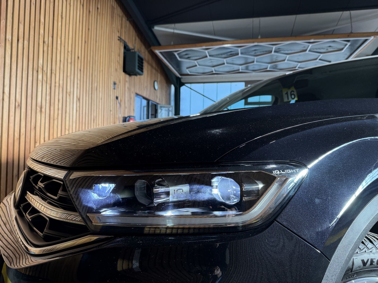 Fahrzeugabbildung Volkswagen T-Roc 2,0 TDI Style DSG Navi*LED*Kam*Virtual*AHK