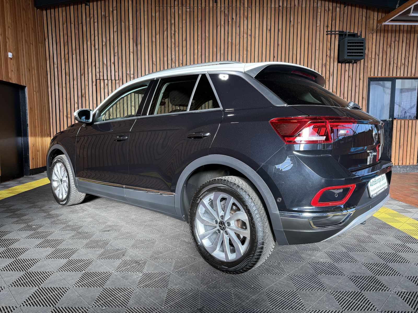 Fahrzeugabbildung Volkswagen T-Roc 2,0 TDI Style DSG Navi*LED*Kam*Virtual*AHK
