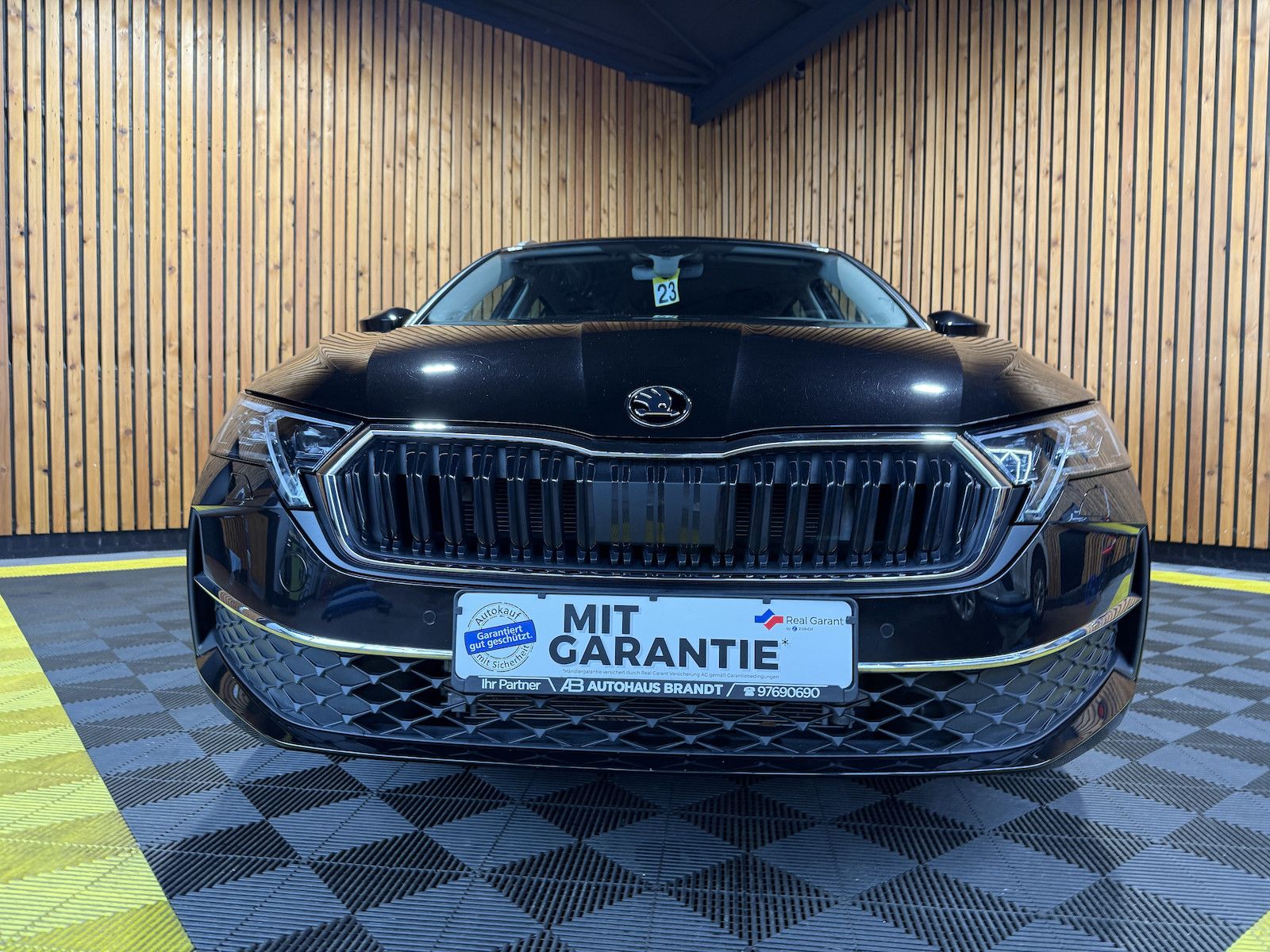 SKODA Octavia Combi Selec. 2,0 TDI DSG Navi*Matrix*AHK