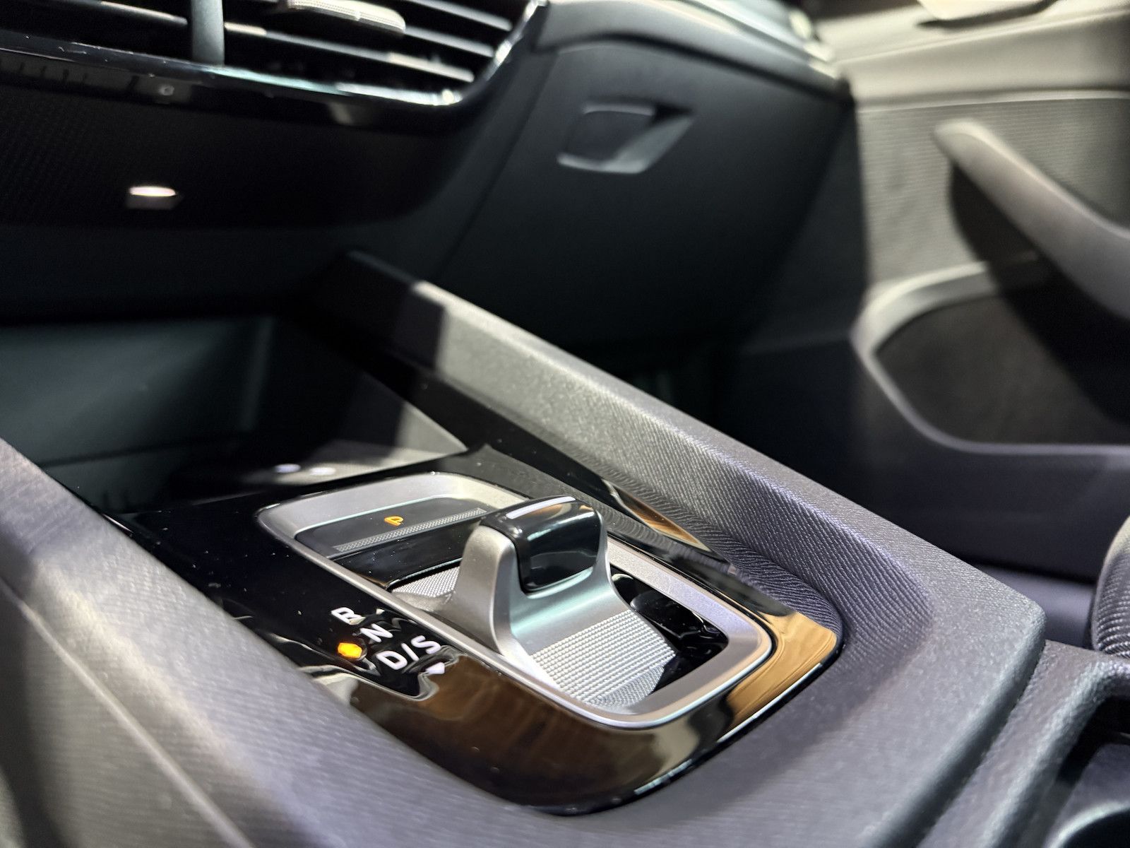 Fahrzeugabbildung SKODA Octavia Combi Selec. 2,0 TDI DSG Navi*Matrix*AHK