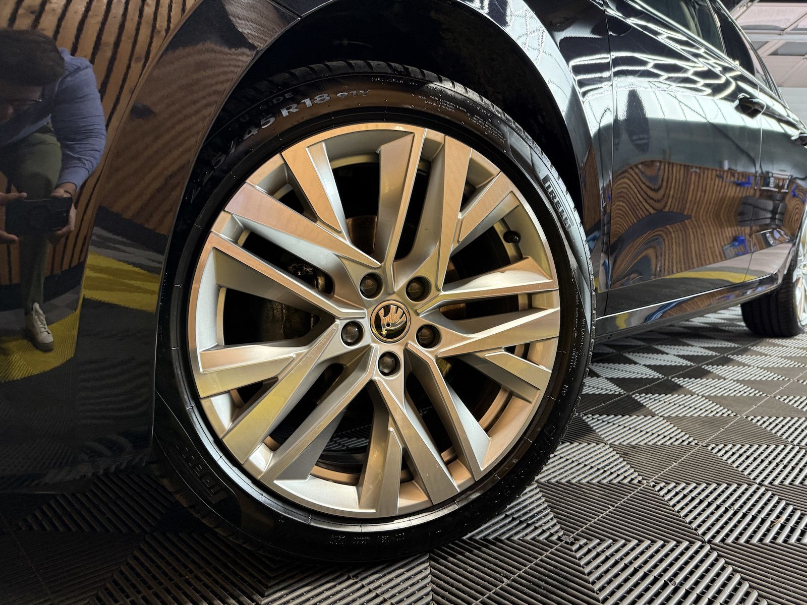 Fahrzeugabbildung SKODA Octavia Combi Selec. 2,0 TDI DSG Navi*Matrix*AHK