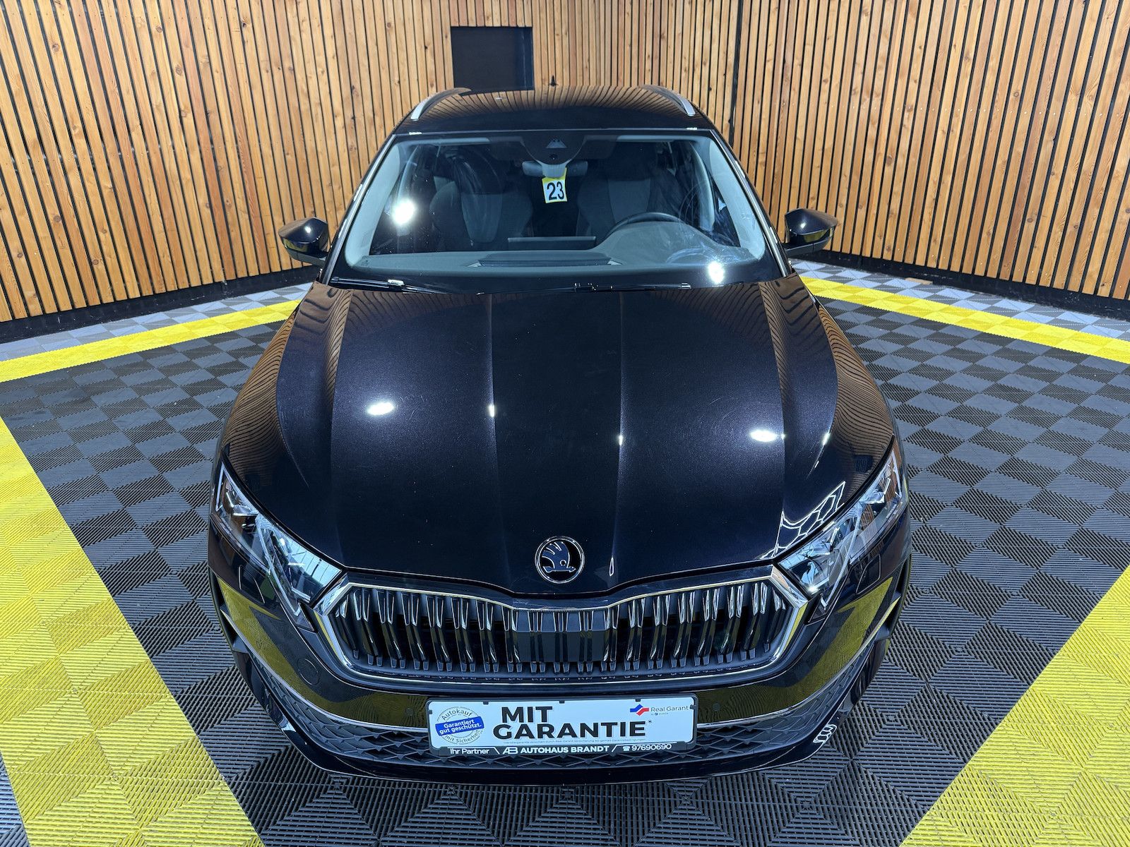Fahrzeugabbildung SKODA Octavia Combi Selec. 2,0 TDI DSG Navi*Matrix*AHK