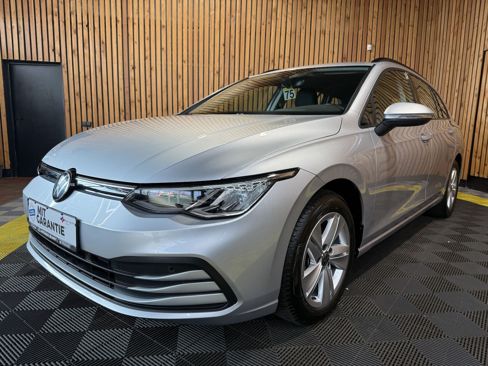 Volkswagen Golf Variant 1,5 eTSI DSG Life Navi*Virt*AHK*LED
