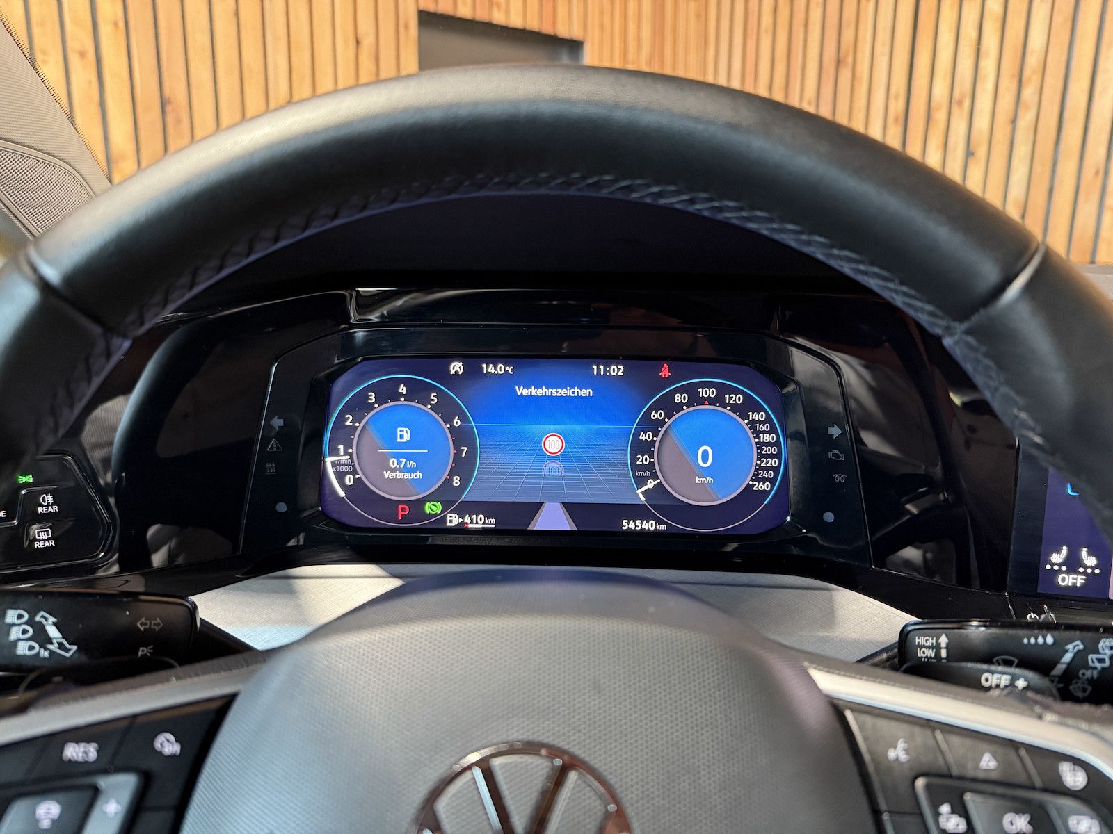 Fahrzeugabbildung Volkswagen Golf Variant 1,5 eTSI DSG Life Navi*Virt*AHK*LED