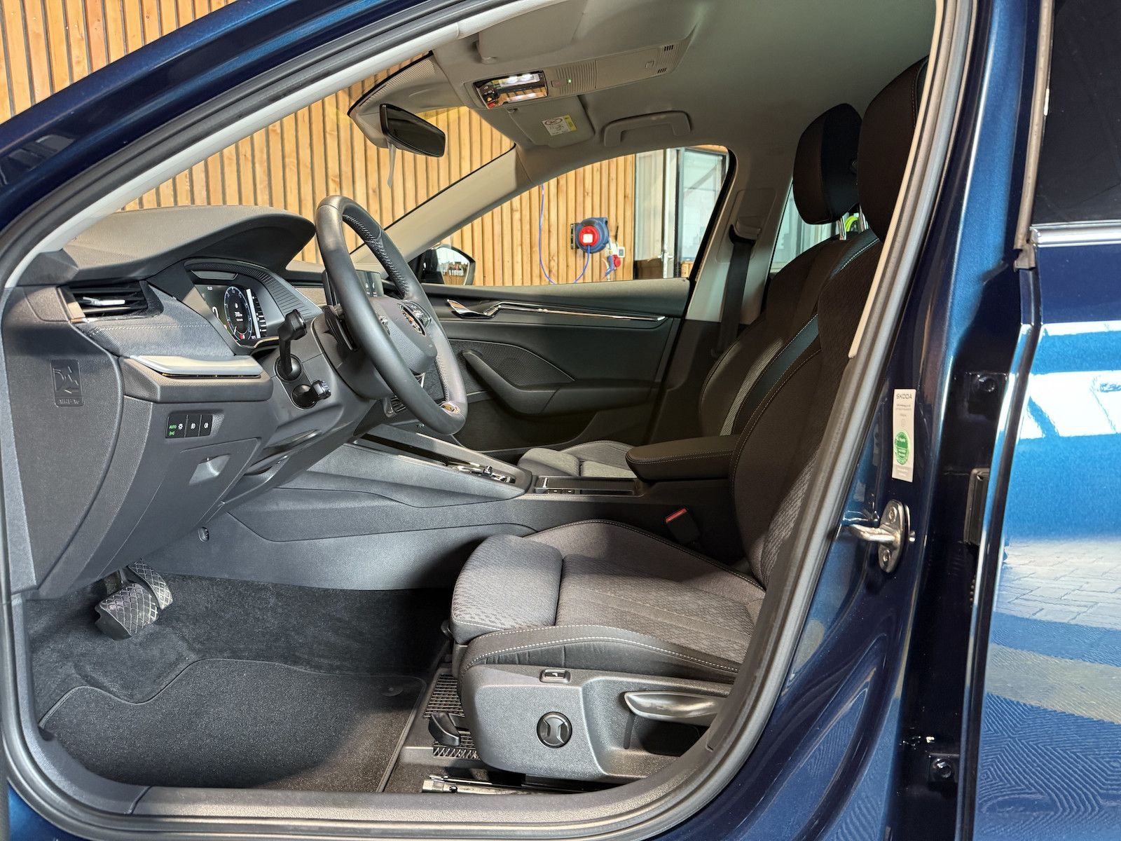 Fahrzeugabbildung SKODA Octavia Combi 2,0 TDI DSG *Navi*LED*ACC*Head*Vir