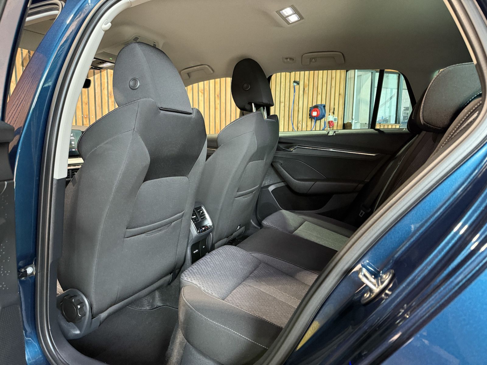Fahrzeugabbildung SKODA Octavia Combi 2,0 TDI DSG *Navi*LED*ACC*Head*Vir