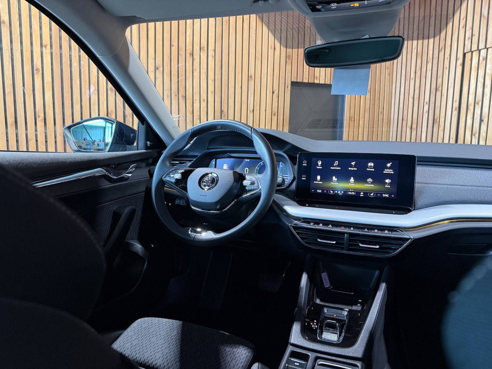 Fahrzeugabbildung SKODA Octavia Combi 2,0 TDI DSG *Navi*LED*ACC*Head*Vir