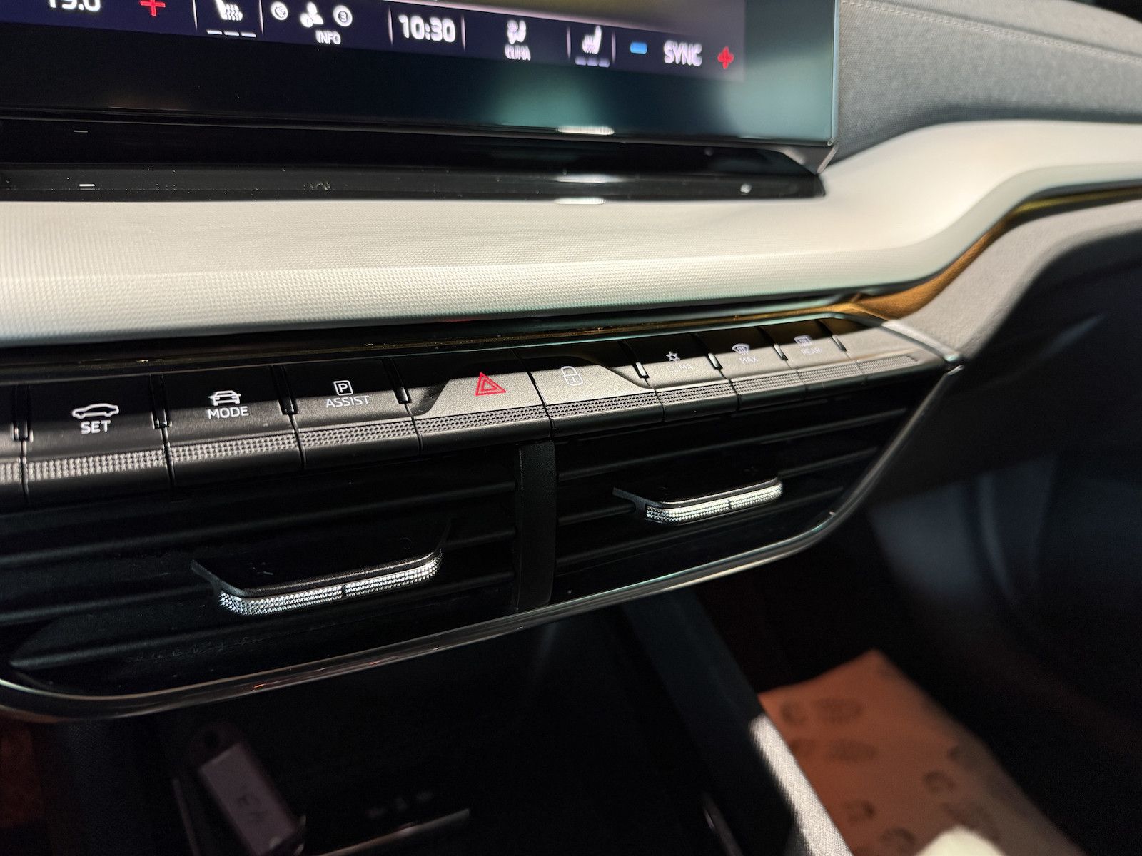Fahrzeugabbildung SKODA Octavia Combi 2,0 TDI DSG *Navi*LED*ACC*Head*Vir