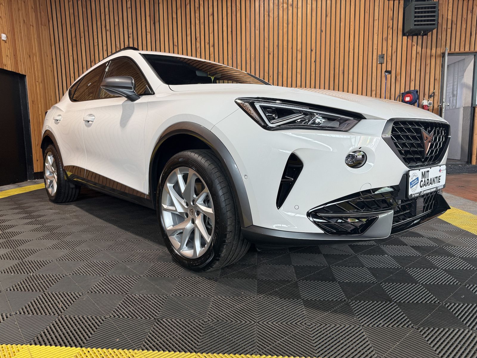 Fahrzeugabbildung CUPRA Formentor 1,5 TSI DSG *Navi*Kam*LED*Virtual*AHK