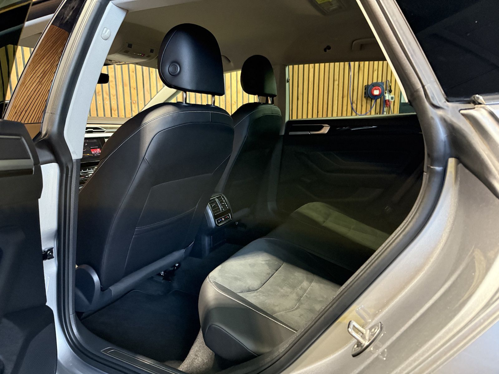 Fahrzeugabbildung Volkswagen Arteon Shooting B. TDI *Navi*LED*Virtual*Kam*AHK