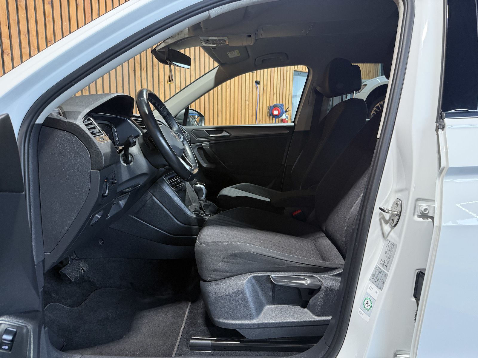 Fahrzeugabbildung Volkswagen Tiguan Allspace 2,0 TDI DSG *Navi*Kam*AHK*Matrix