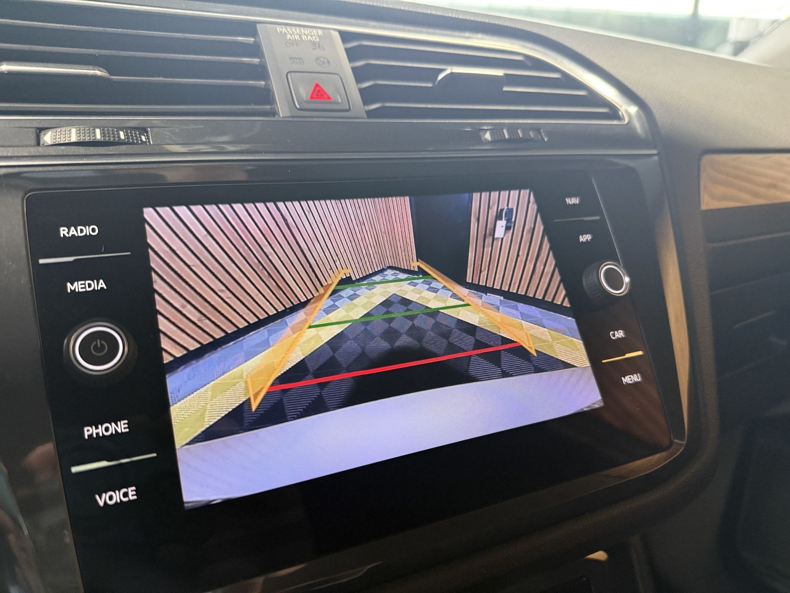 Fahrzeugabbildung Volkswagen Tiguan Allspace 2,0 TDI DSG *Navi*Kam*AHK*Matrix