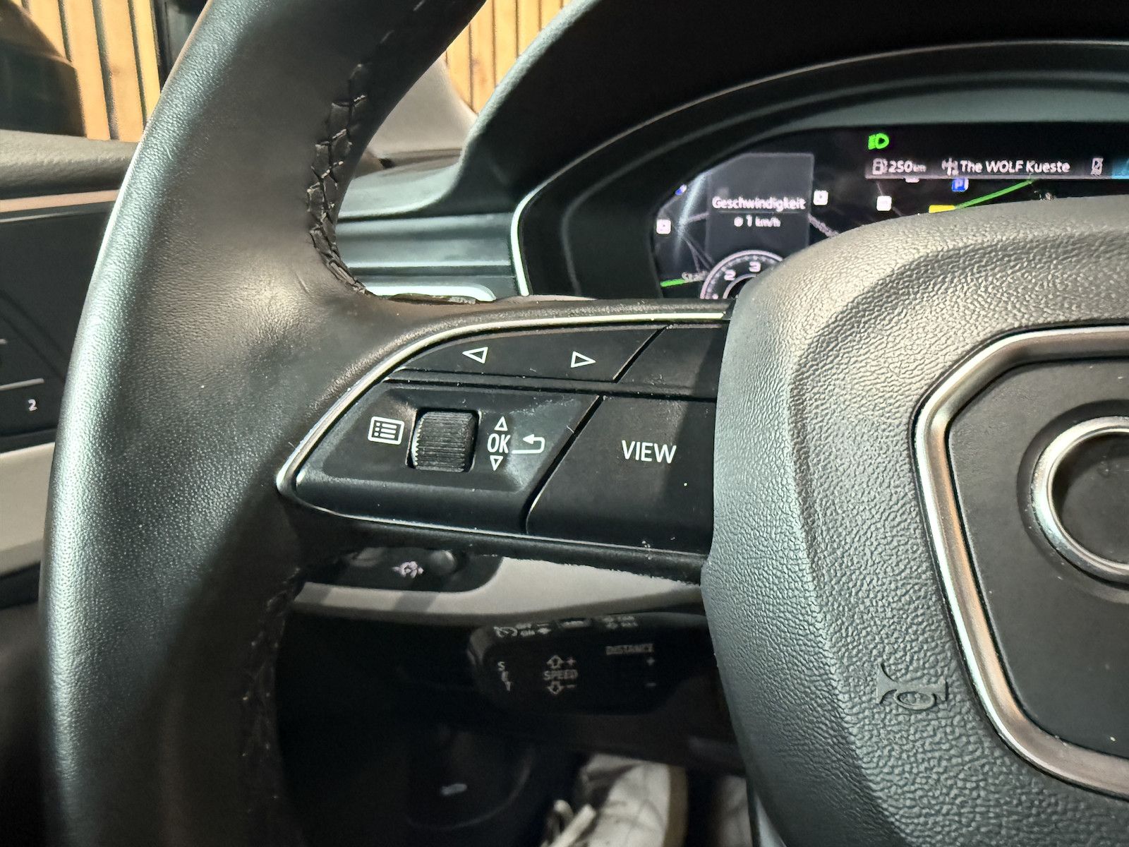 Fahrzeugabbildung Audi A4 Avant S Line TDI Aut. *Navi+*ACC*Kam*LED*Keyl
