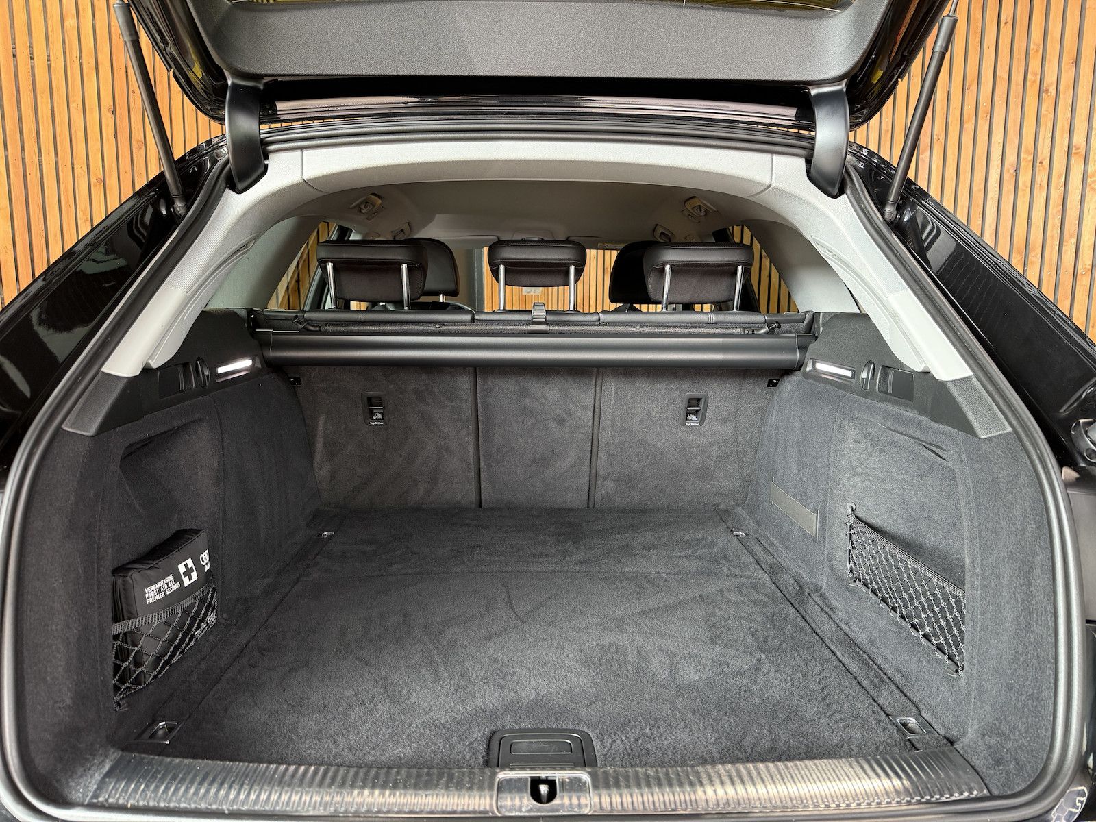 Fahrzeugabbildung Audi A4 Avant S Line TDI Aut. *Navi+*ACC*Kam*LED*Keyl