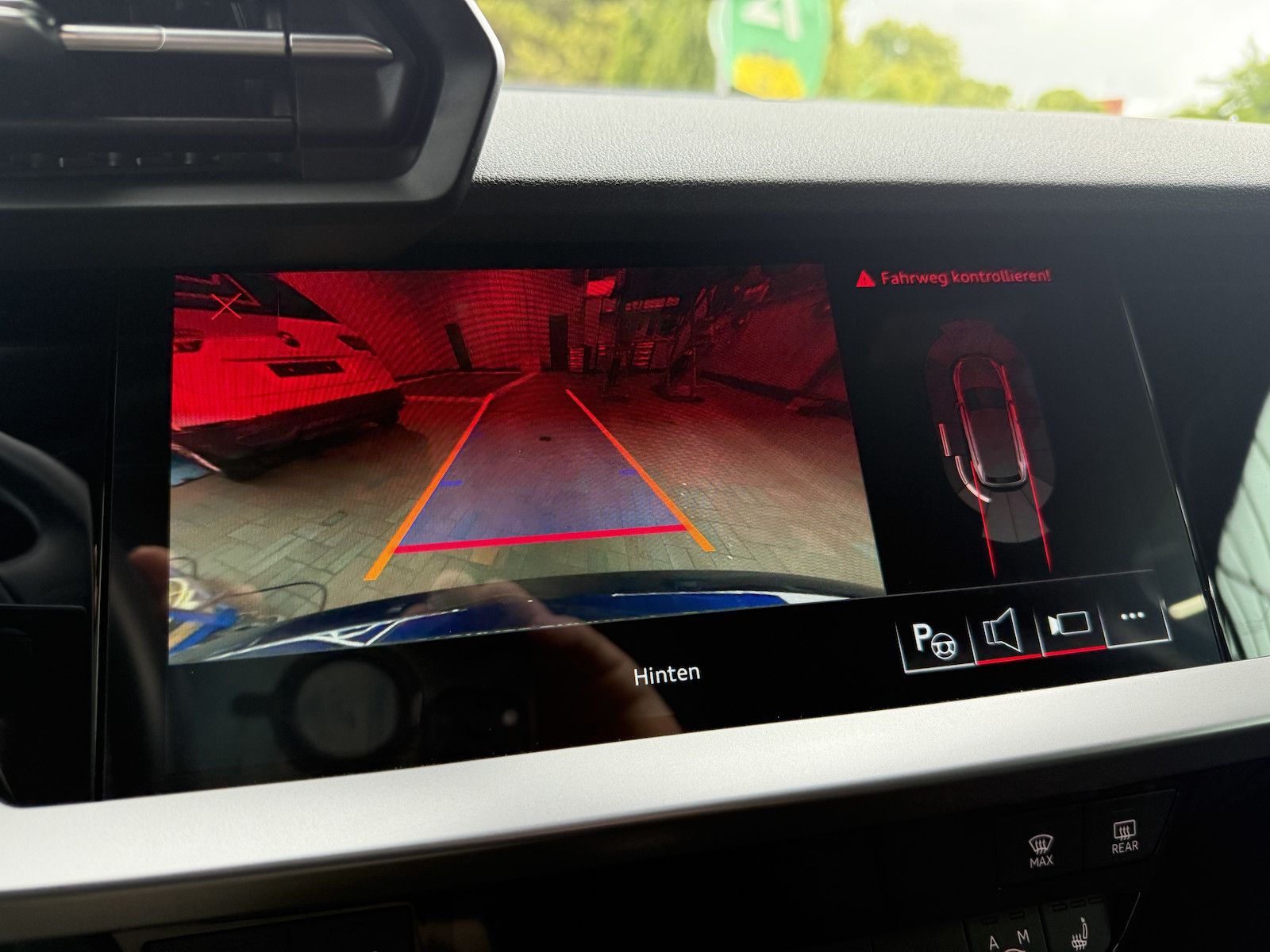 Fahrzeugabbildung Audi A3 Sportback advanced TFSI *Navi*LED*Kam*Virtual