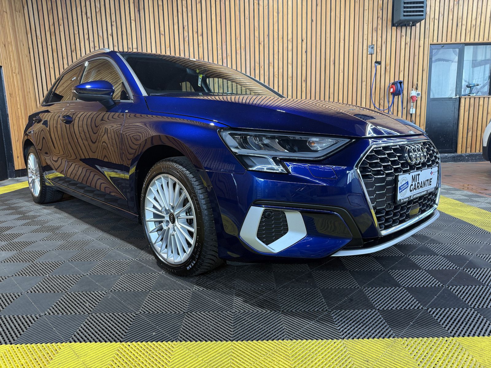 Fahrzeugabbildung Audi A3 Sportback advanced TFSI *Navi*LED*Kam*Virtual