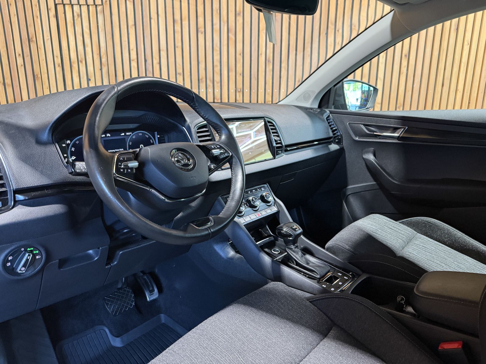 Fahrzeugabbildung SKODA Karoq 4x4 2,0 TDI DSG Navi*Kessy*LED*AHK*Virtual