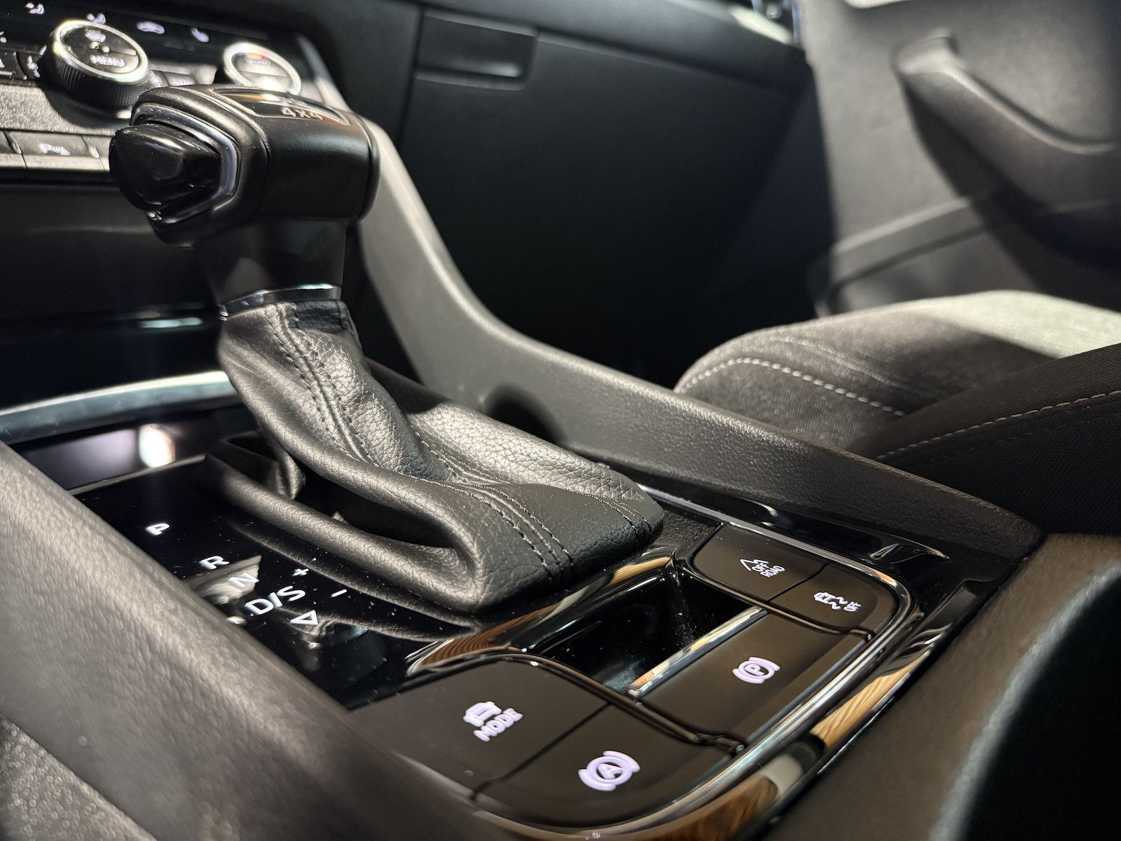 Fahrzeugabbildung SKODA Karoq 4x4 2,0 TDI DSG Navi*Kessy*LED*AHK*Virtual