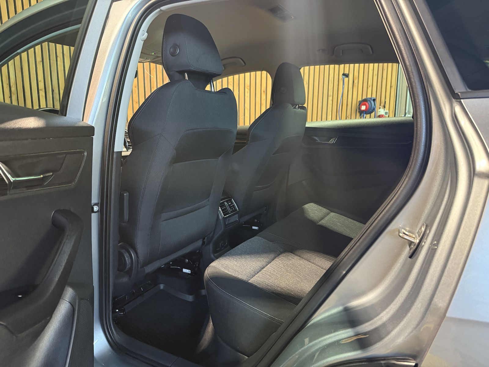 Fahrzeugabbildung SKODA Karoq 4x4 2,0 TDI DSG Navi*Kessy*LED*AHK*Virtual