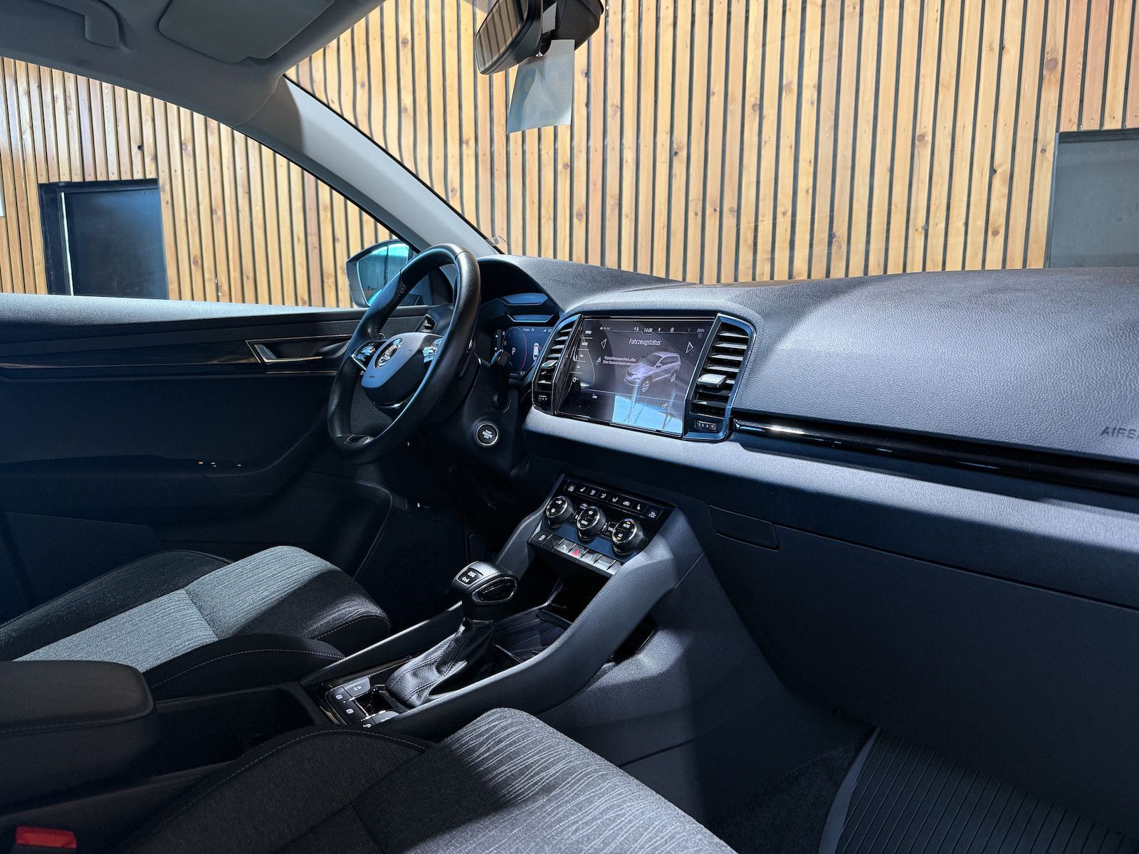 Fahrzeugabbildung SKODA Karoq 4x4 2,0 TDI DSG Navi*Kessy*LED*AHK*Virtual