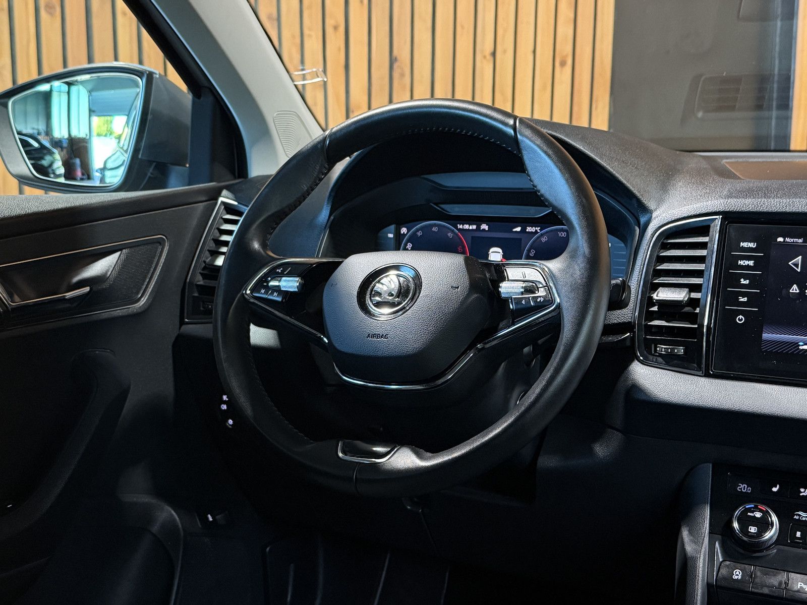 Fahrzeugabbildung SKODA Karoq 4x4 2,0 TDI DSG Navi*Kessy*LED*AHK*Virtual