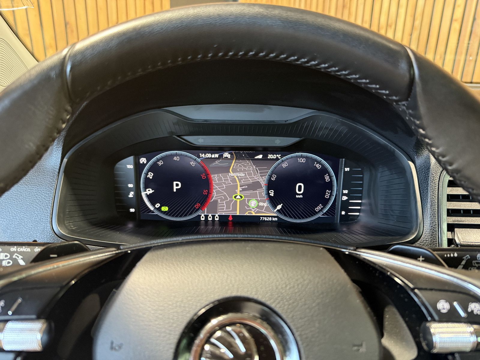 Fahrzeugabbildung SKODA Karoq 4x4 2,0 TDI DSG Navi*Kessy*LED*AHK*Virtual