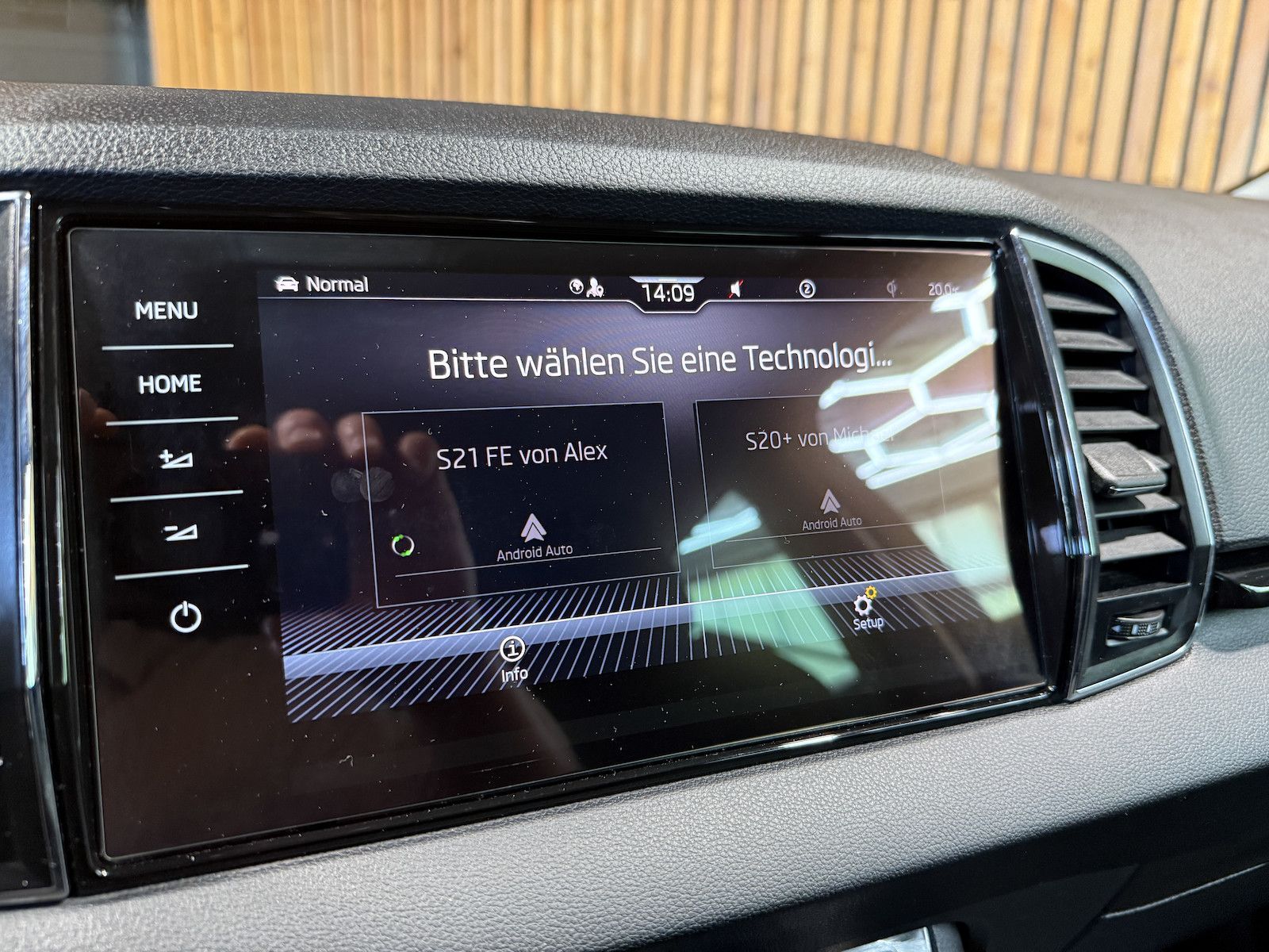 Fahrzeugabbildung SKODA Karoq 4x4 2,0 TDI DSG Navi*Kessy*LED*AHK*Virtual
