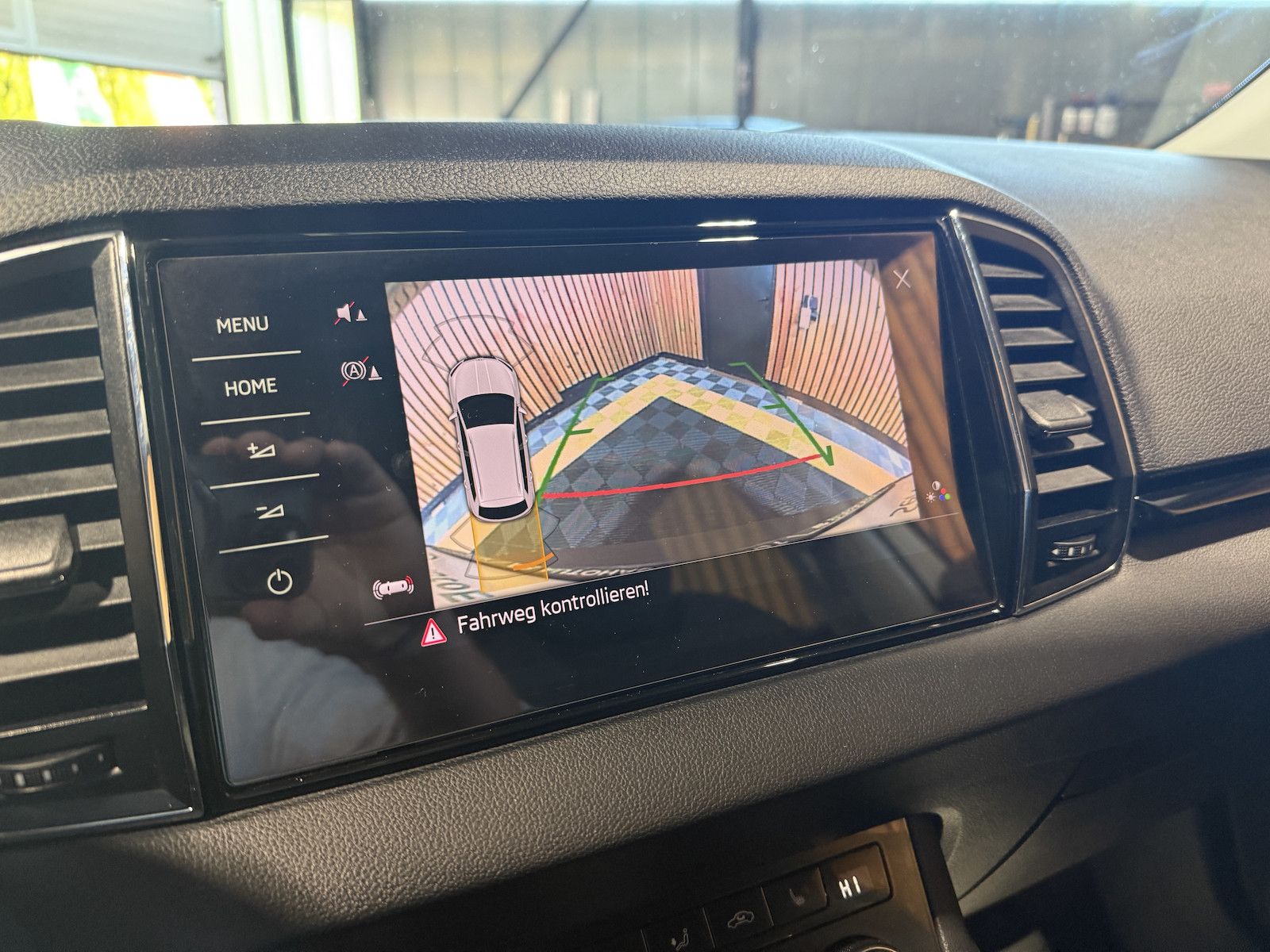 Fahrzeugabbildung SKODA Karoq 4x4 2,0 TDI DSG Navi*Kessy*LED*AHK*Virtual