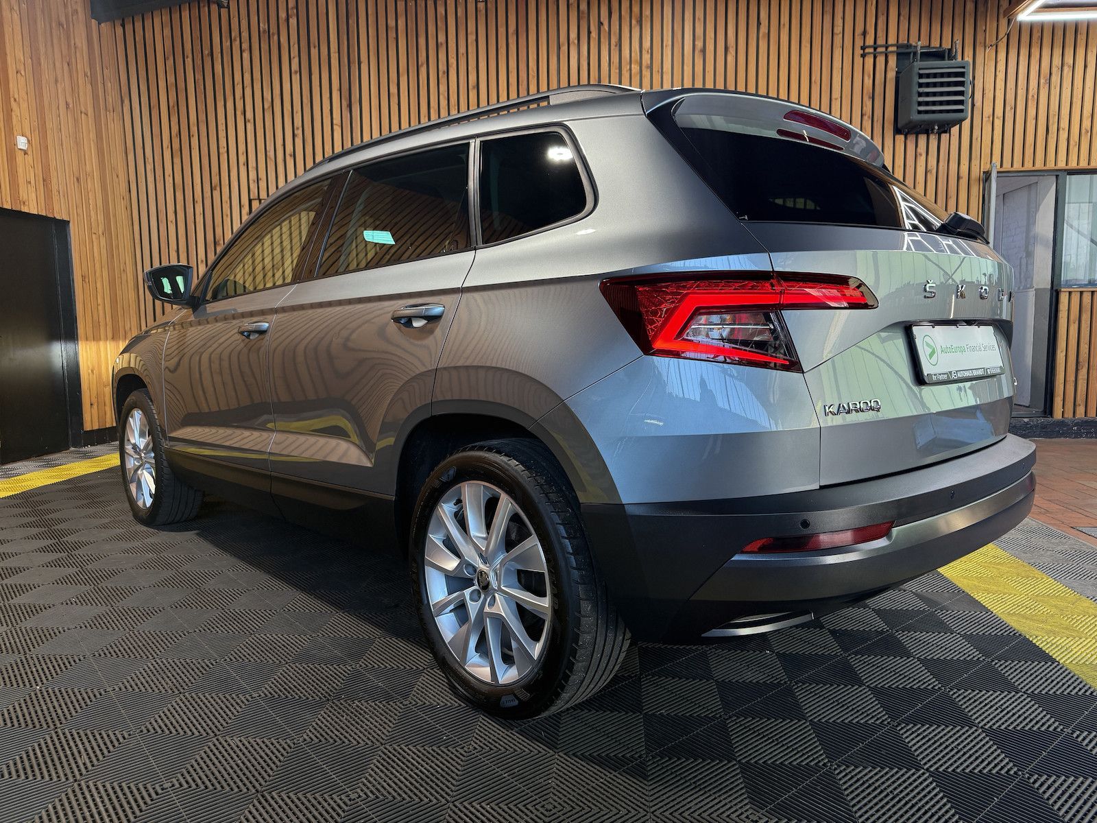 Fahrzeugabbildung SKODA Karoq 4x4 2,0 TDI DSG Navi*Kessy*LED*AHK*Virtual