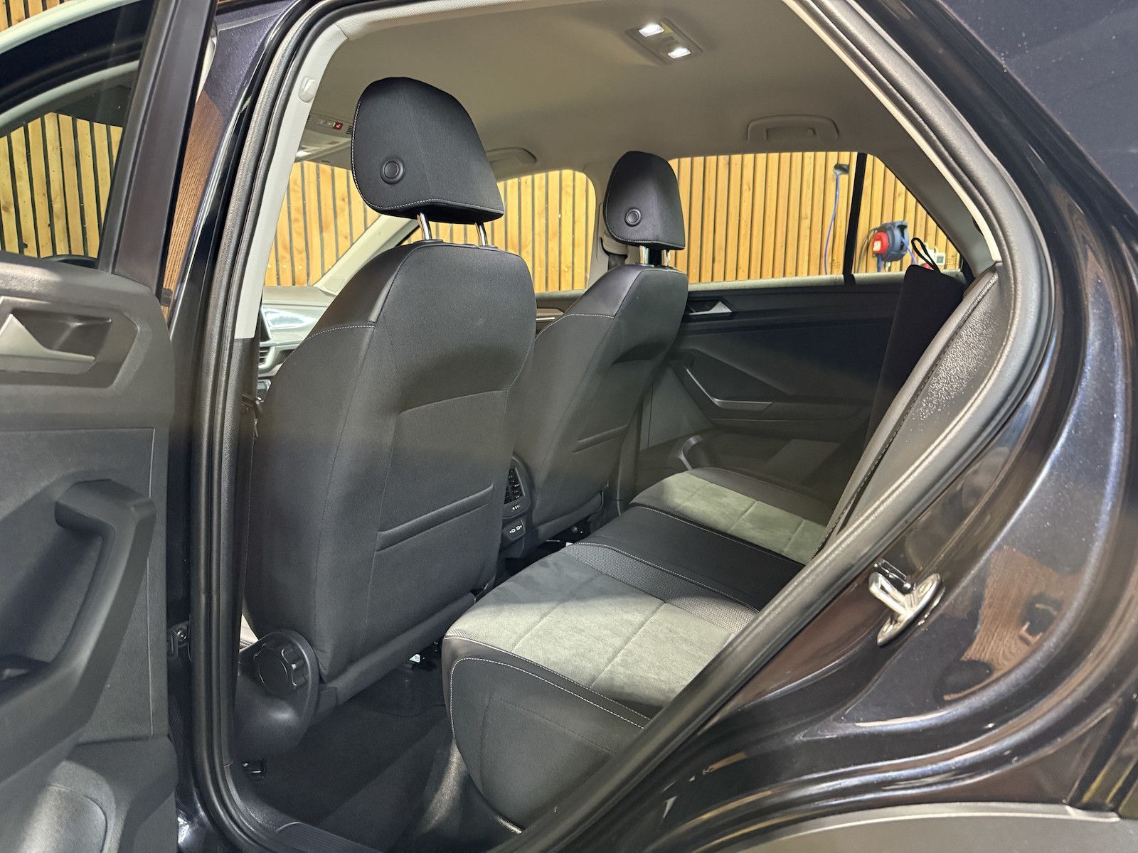 Fahrzeugabbildung Volkswagen T-Roc 2,0 TDI Style DSG Navi*LED*Kam*Virtual*ACC