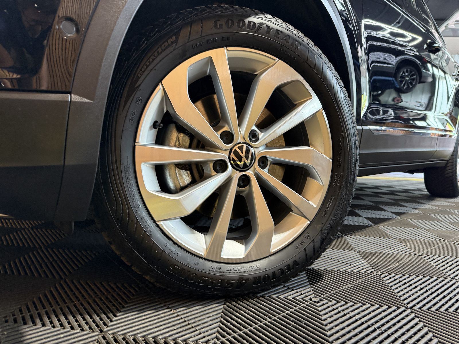Fahrzeugabbildung Volkswagen T-Roc 2,0 TDI Style DSG Navi*LED*Kam*Virtual*ACC