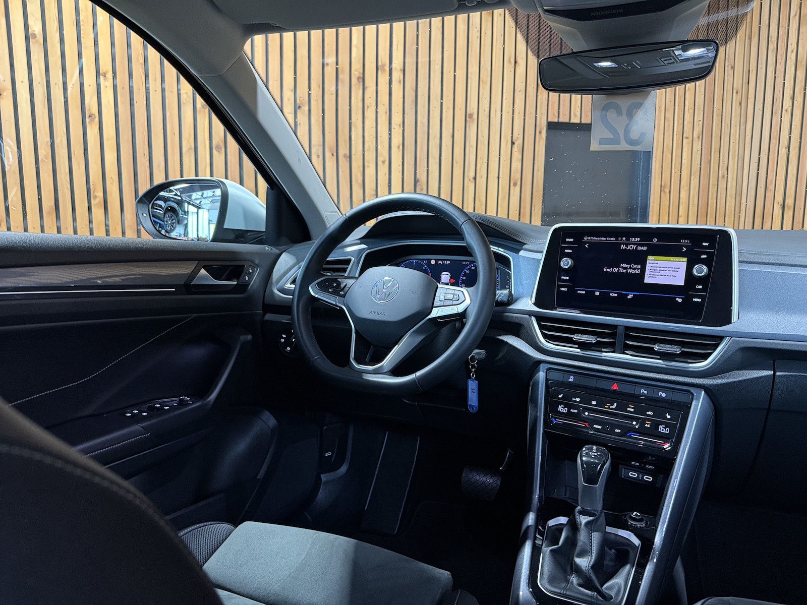 Fahrzeugabbildung Volkswagen T-Roc 2,0 TDI Style DSG Navi*LED*Kam*Virtual*ACC