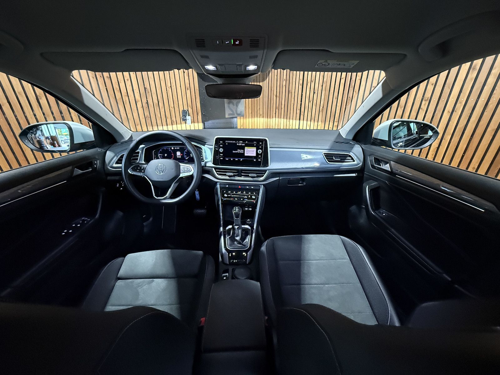 Fahrzeugabbildung Volkswagen T-Roc 2,0 TDI Style DSG Navi*LED*Kam*Virtual*ACC
