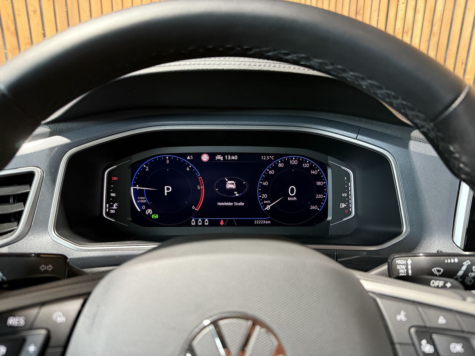 Fahrzeugabbildung Volkswagen T-Roc 2,0 TDI Style DSG Navi*LED*Kam*Virtual*ACC